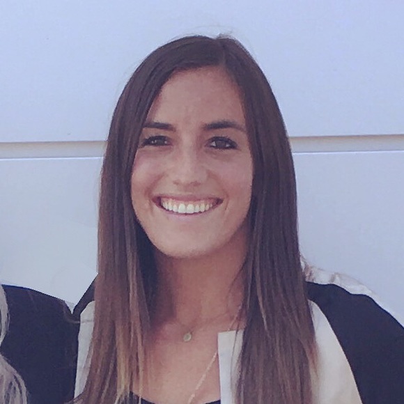 Meet your Posher, Jessica - Picture 2 of 2